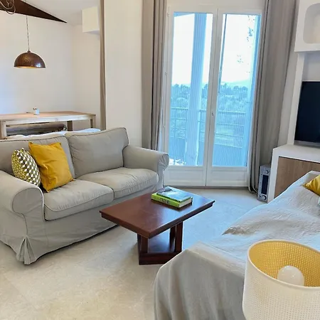 Le Grand Bouteillan Holiday home *