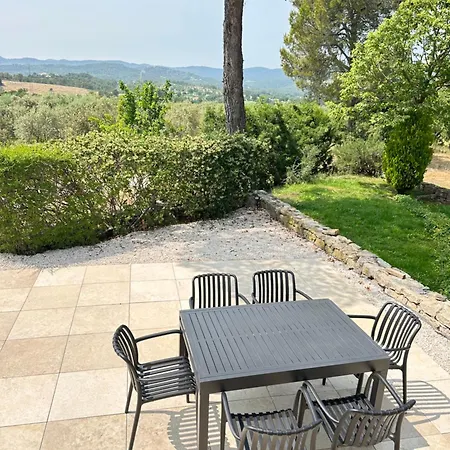 Le Grand Bouteillan Holiday home Pierrevert