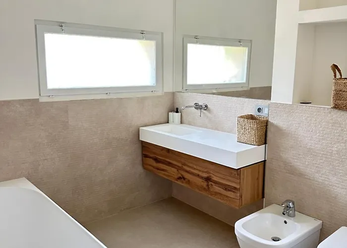 Le Grand Bouteillan Holiday home *